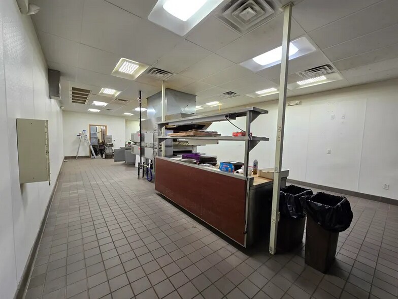 More Photos Of 1250 4th Ave NW, Minot Storefront For Lease