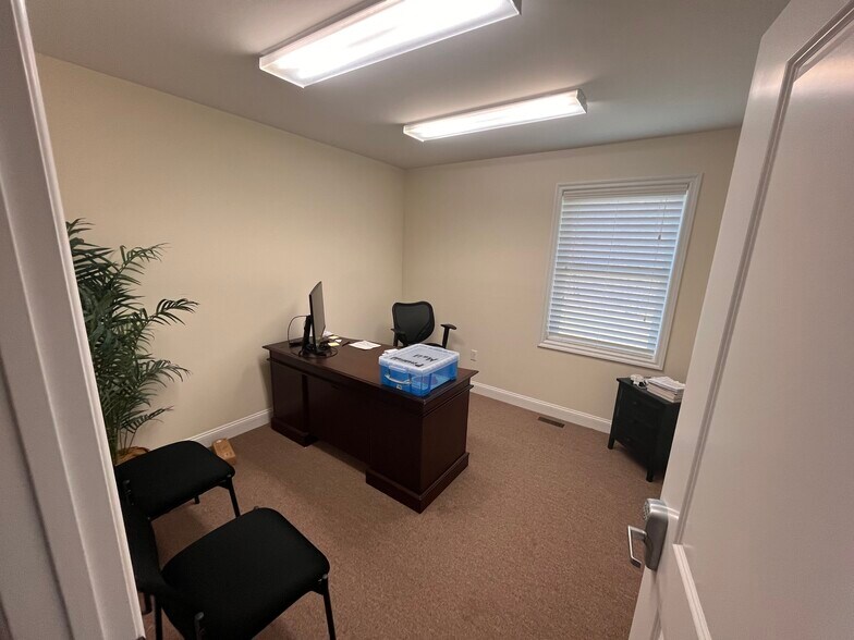 More Photos Of 22 BRADY DR, Hudson Office For Lease