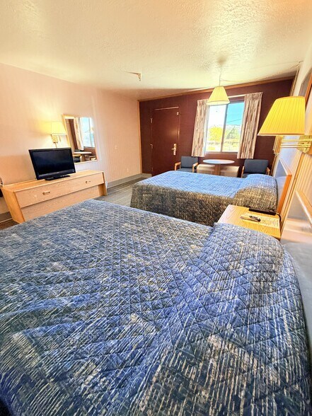 More Photos Of 380 W Main St, Escalante Hotel For Sale