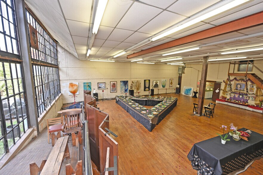 More Photos Of 2025 Dunlap St, Cincinnati Light Manufacturing For Sale