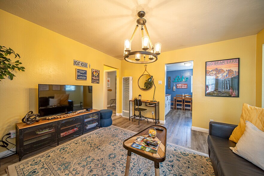 More Photos Of 586 Main St, Big Bear Lake Hotel For Sale