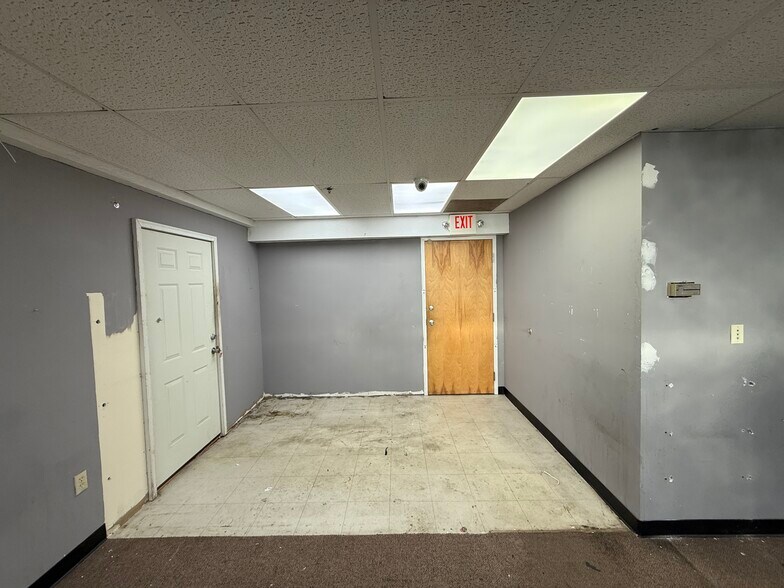 More Photos Of 251 S Main St, Middleton Storefront For Lease