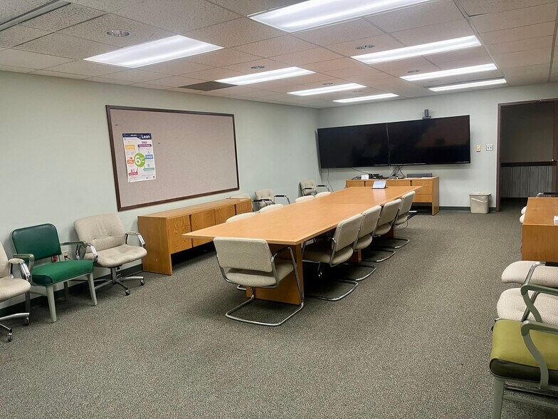 More Photos Of 2400 Sutherland Ave, Knoxville Office For Lease