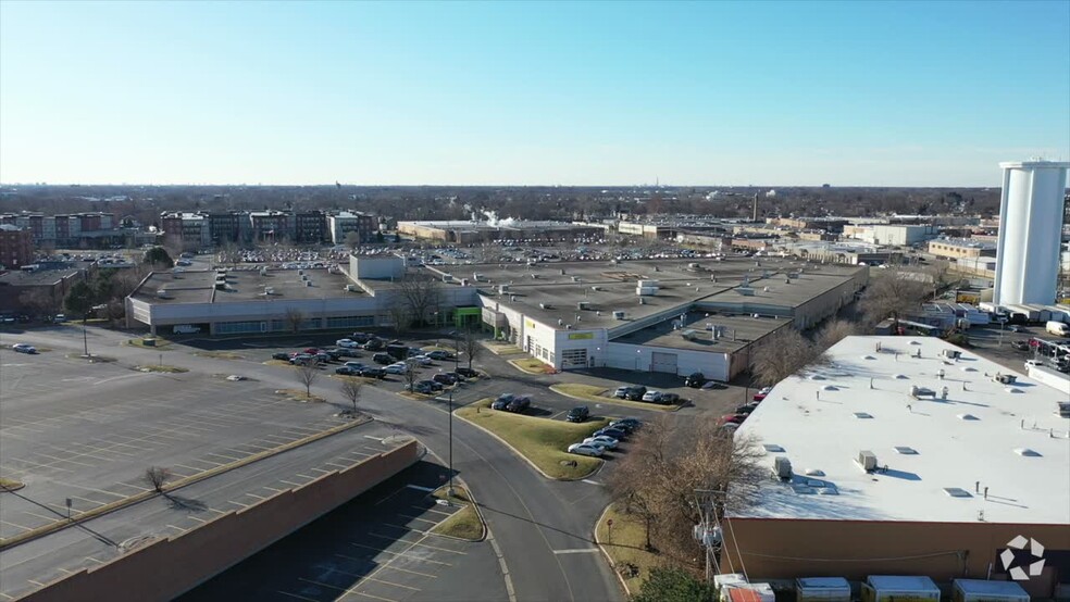 Primary Photo Of 7080 N Mccormick Blvd, Lincolnwood Warehouse For Lease