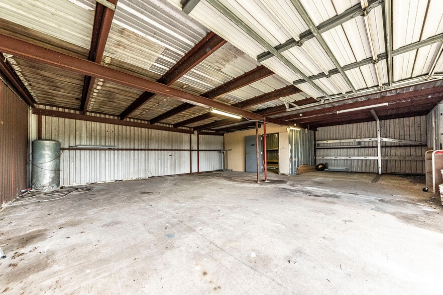 More Photos Of 6756 Masters Rd, Manvel Office For Lease