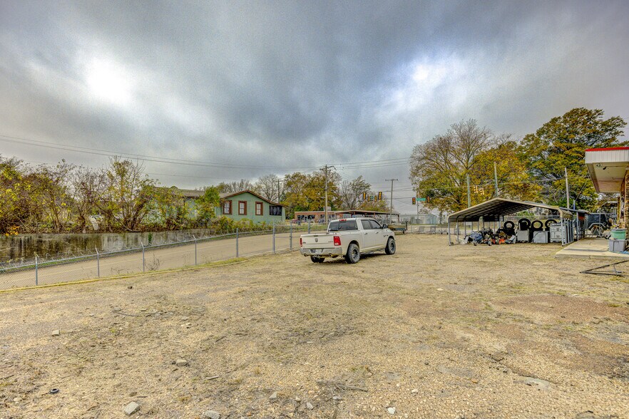 More Photos Of 3412 Washington St, Vicksburg Freestanding For Sale