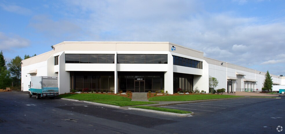 More Photos Of 4200 Industry Dr E, Fife Warehouse For Lease