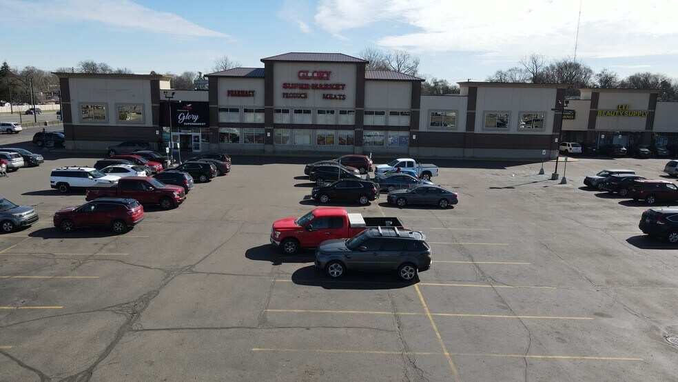 More Photos Of 22100-22150 Coolidge Hwy, Oak Park Storefront For Lease