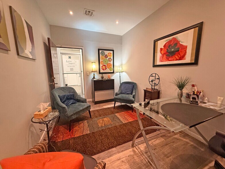 More Photos Of 4322 50th St, Woodside Medical For Lease