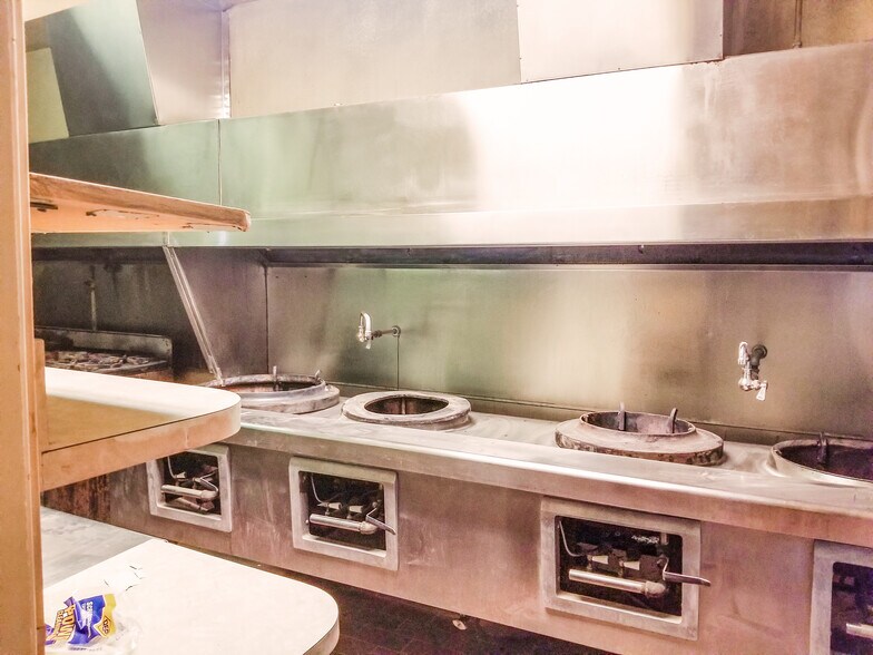 More Photos Of 2147-2159 N Texas St, Fairfield Restaurant For Lease