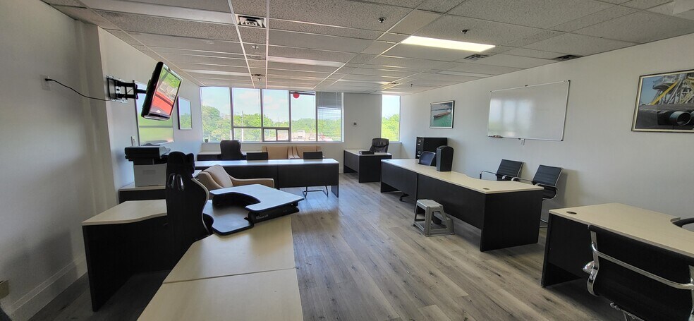 More Photos Of 991-1025 Finch Ave W, Toronto Office For Lease