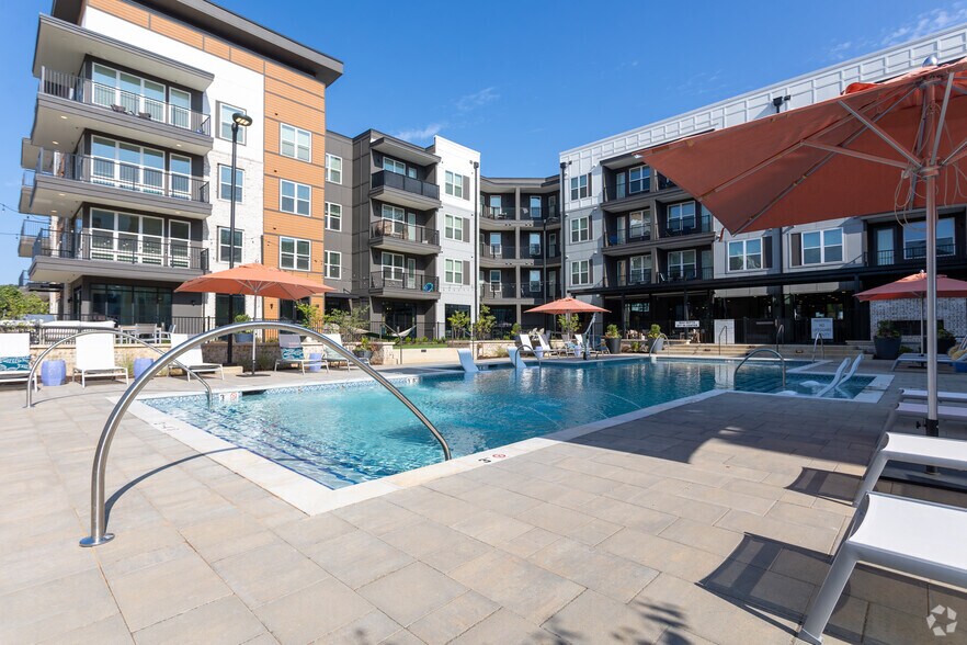 More Photos Of 930 W Mallard Creek Church Rd, Charlotte Apartments For Lease