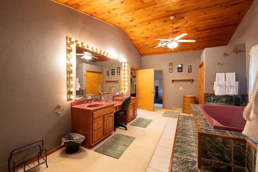 More Photos Of 608 N Chestnut St, Derry Restaurant For Sale