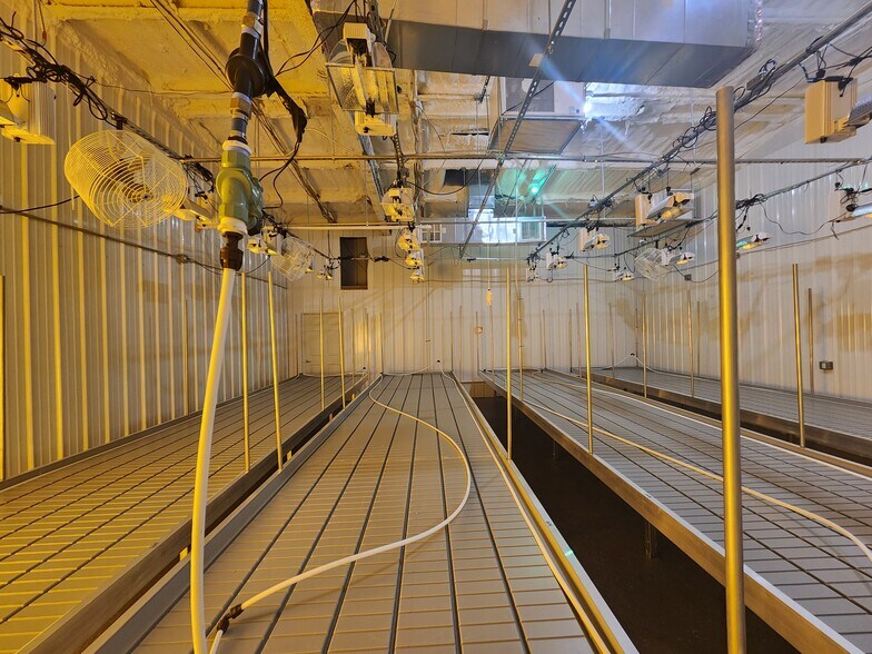 More Photos Of 9909 E 46th Pl, Tulsa Warehouse For Sale