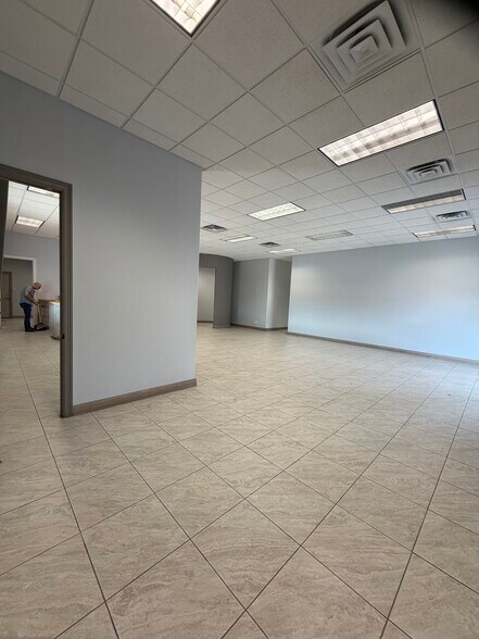 More Photos Of 3543 W US Highway 83, Rio Grande City Office For Lease
