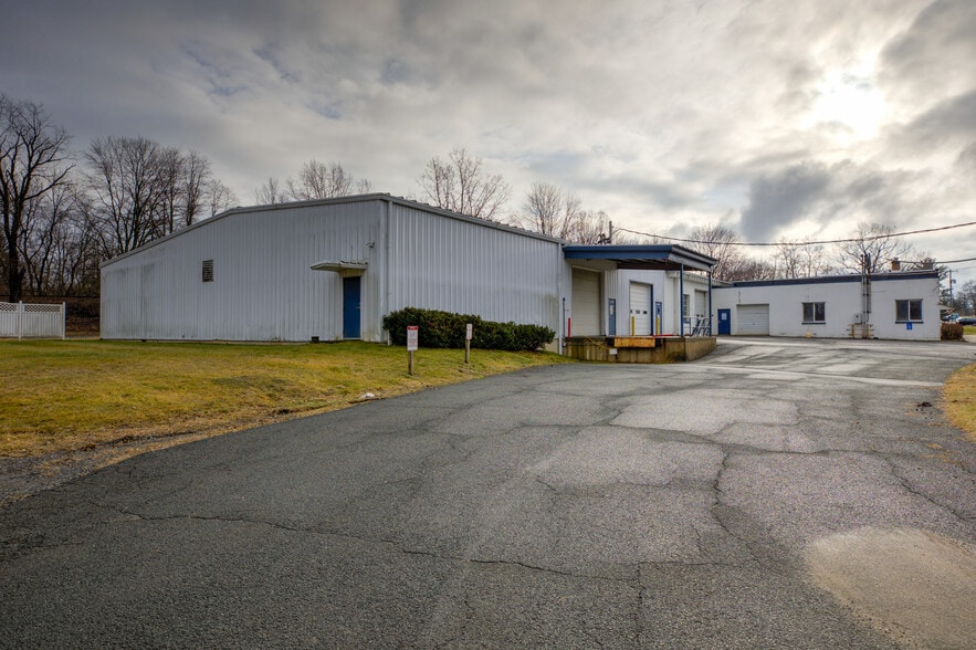 More Photos Of 180 Ushers Rd, Round Lake Warehouse For Sale