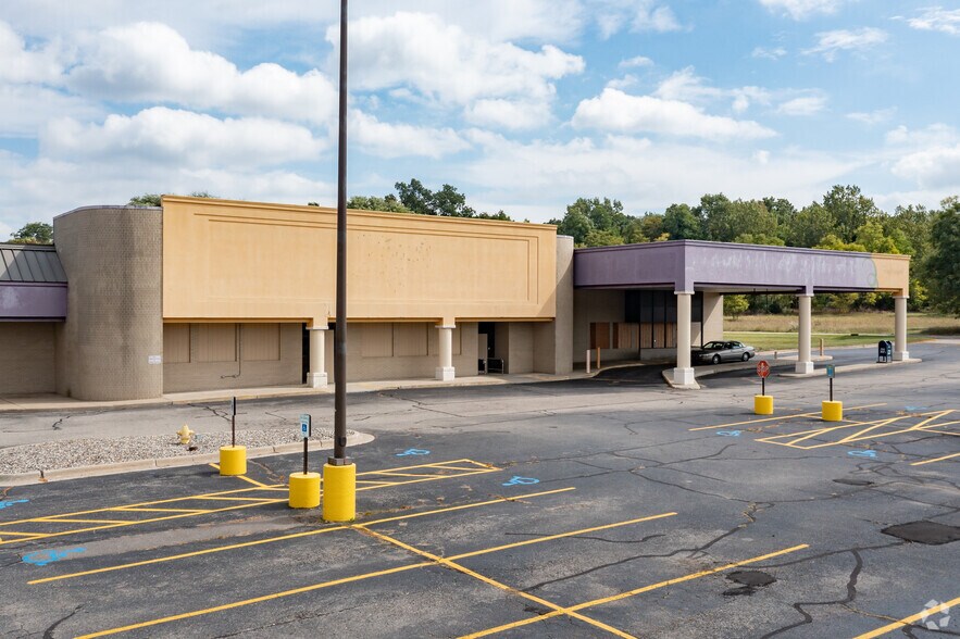 More Photos Of 5700 Beckley Rd, Battle Creek Storefront For Lease