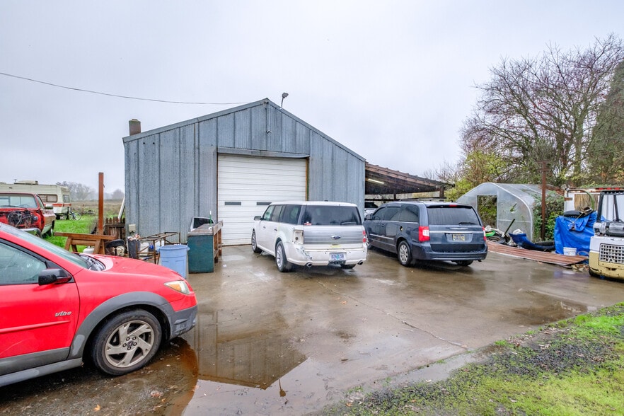 More Photos Of 794 Goldfish Farm Rd, Albany Auto Repair For Sale