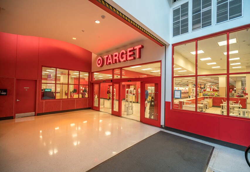 More Photos Of 1-11 City Pl, White Plains Unknown For Lease