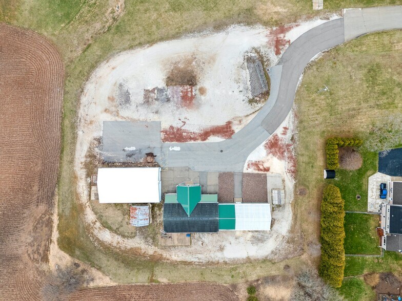 More Photos Of 5814 Calumet Ave, Manitowoc General Retail For Sale