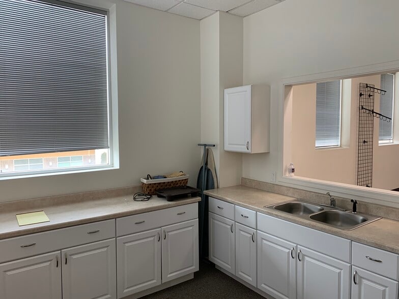 More Photos Of 3468 Webster Ave, Perris Manufacturing For Lease