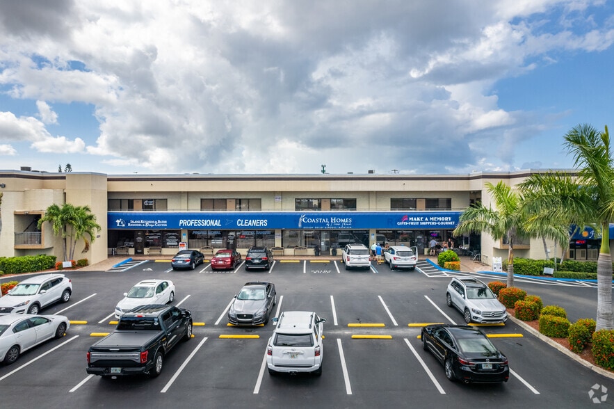 More Photos Of 547-575 E Elkcam Cir, Marco Island Storefront Retail Office For Lease