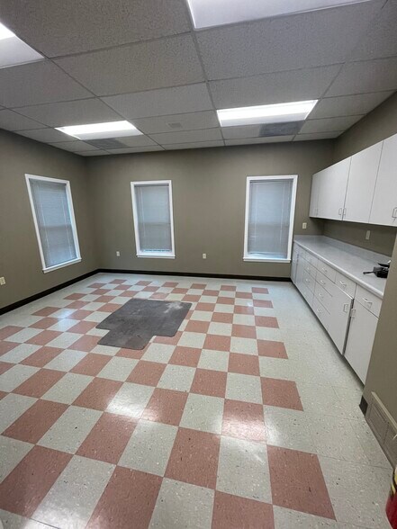 More Photos Of 6575 Stage Rd, Bartlett Office For Lease