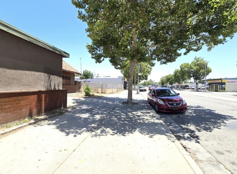 More Photos Of 855 W Holt Ave, Pomona Bar For Sale