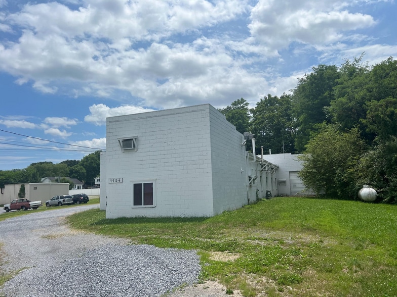 More Photos Of 1134 E Main St, Luray Service For Sale