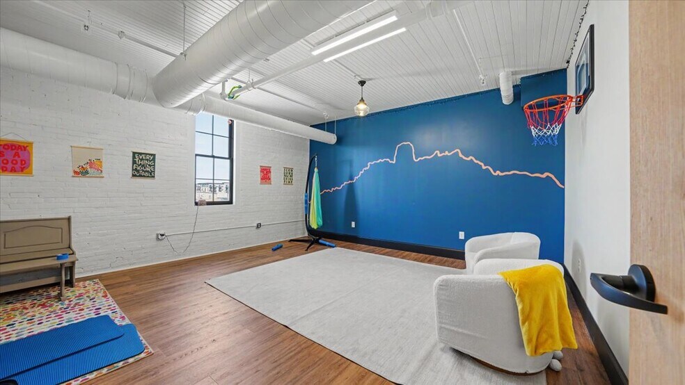 More Photos Of 102 Walnut St, Winona Office Residential For Sale