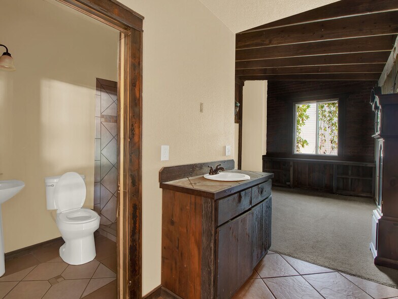 More Photos Of 350 W Front St, Byers Freestanding For Sale