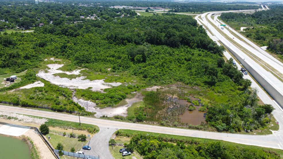 More Photos Of SH 146 Business @ S Main, Baytown Land For Sale