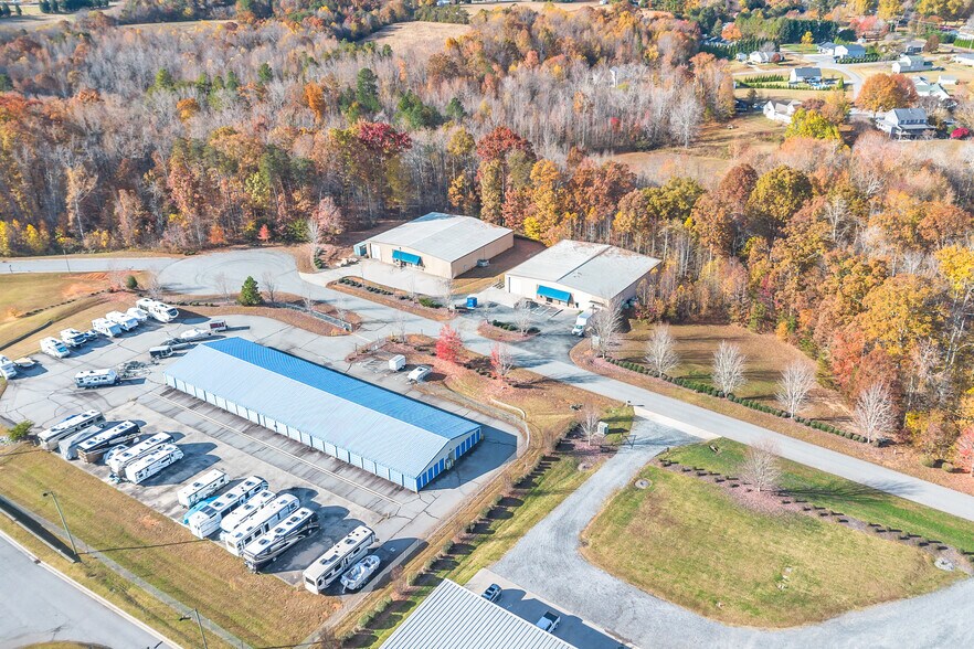 More Photos Of 8205 B and G Ct, Stokesdale Manufacturing For Lease