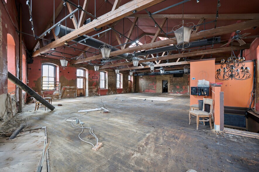 More Photos Of 2 Rector St, Philadelphia Freestanding For Sale