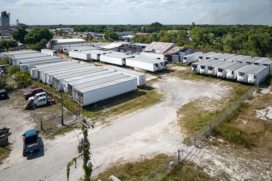 More Photos Of 710 NE 2nd Ave, Okeechobee Warehouse For Sale