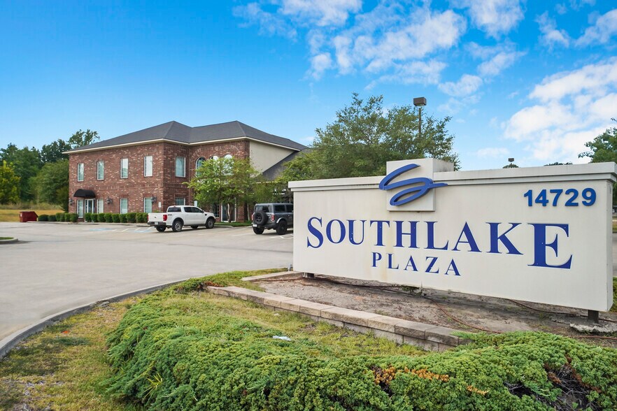 More Photos Of 14729 Highway 105 W, Montgomery Medical For Lease