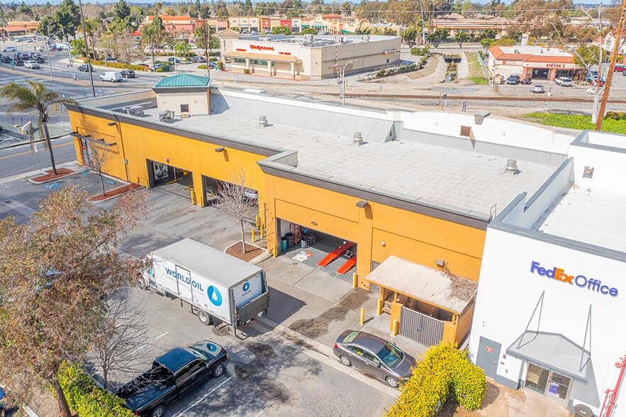 More Photos Of 2320 E Vineyard Ave, Oxnard Auto Repair For Sale