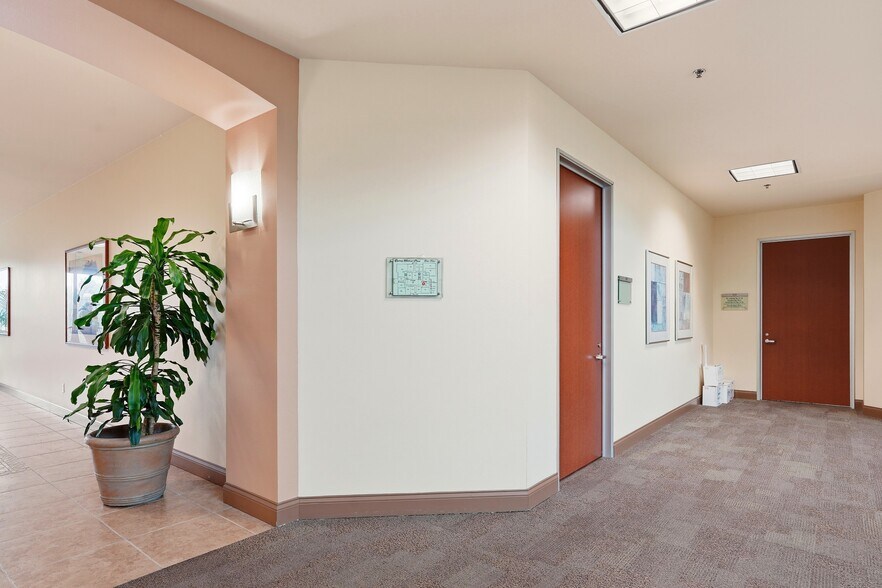 More Photos Of 1000 Newbury Rd, Thousand Oaks Medical For Sale