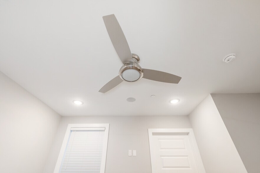 More Photos Of 1309 S 52nd St, Philadelphia Apartments For Sale