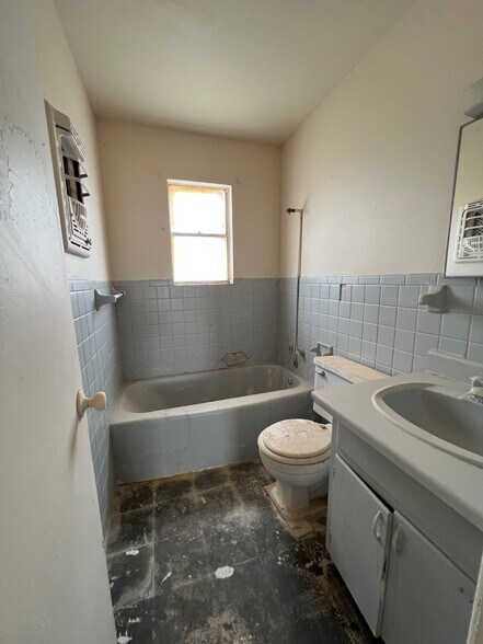 More Photos Of 2500 N Main St, Tahoka Hotel For Sale