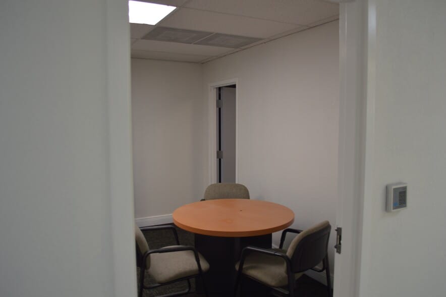 More Photos Of 2979 N 46th Ave, Saint Petersburg Office For Lease