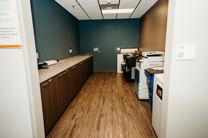 More Photos Of 37 Vic Turner Airport Rd, Dawson Creek Office For Sale