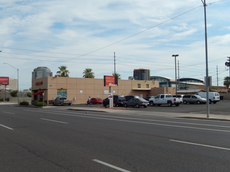 More Photos Of 711 S Central Ave, Phoenix Freestanding For Lease