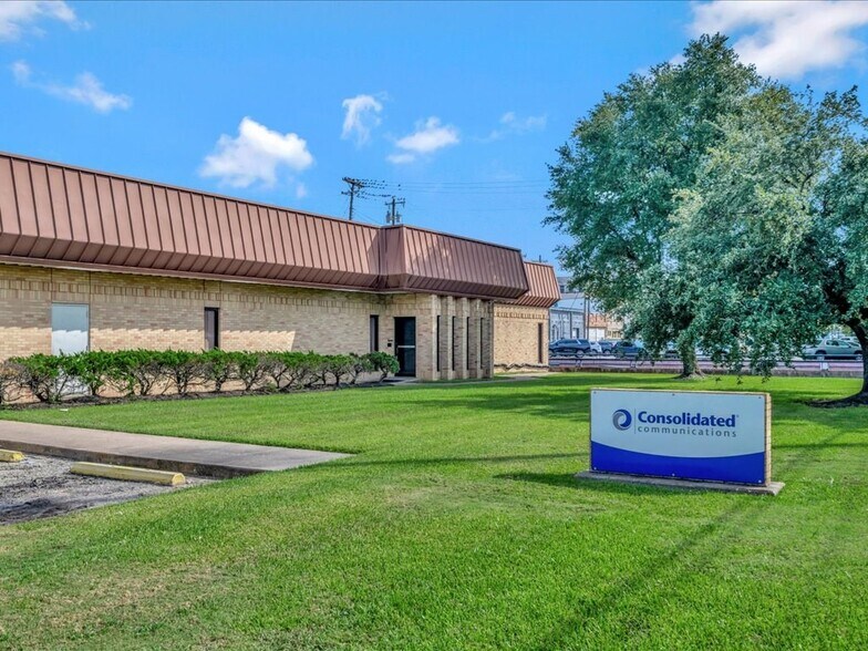 More Photos Of 202 N Angelina Ave, Lufkin Office For Sale