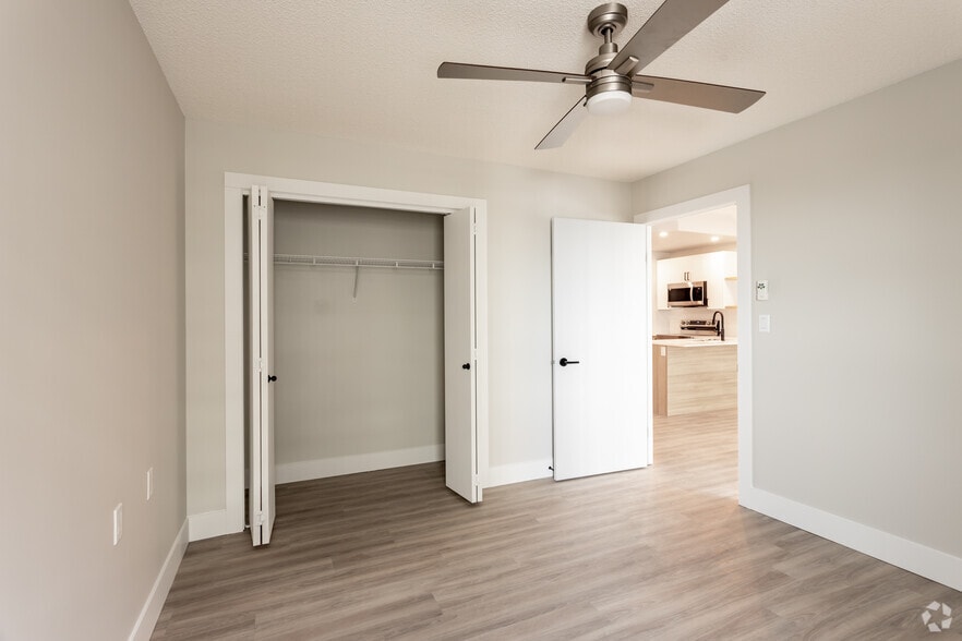 More Photos Of 10015 103 Av NW, Edmonton Apartments For Sale