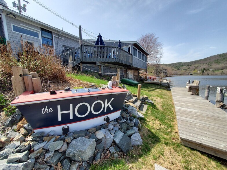 Primary Photo Of 83 NH Route 4A, Lebanon Restaurant For Sale