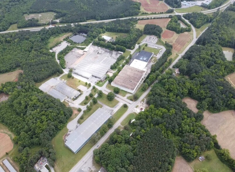 More Photos Of 1400 Montgomery, South Hill Warehouse For Lease