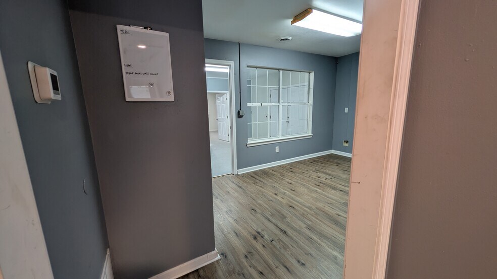 More Photos Of 515 Mountain Dr, Destin Flex For Lease