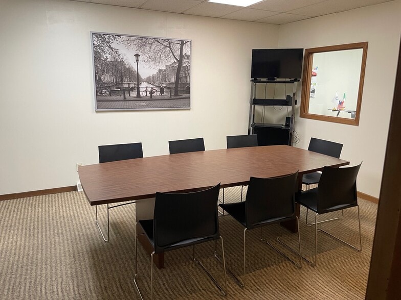 More Photos Of 5645 N Green Bay Ave, Milwaukee Office For Sale
