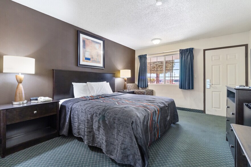 More Photos Of 1243 E Main St, Barstow Hotel For Sale
